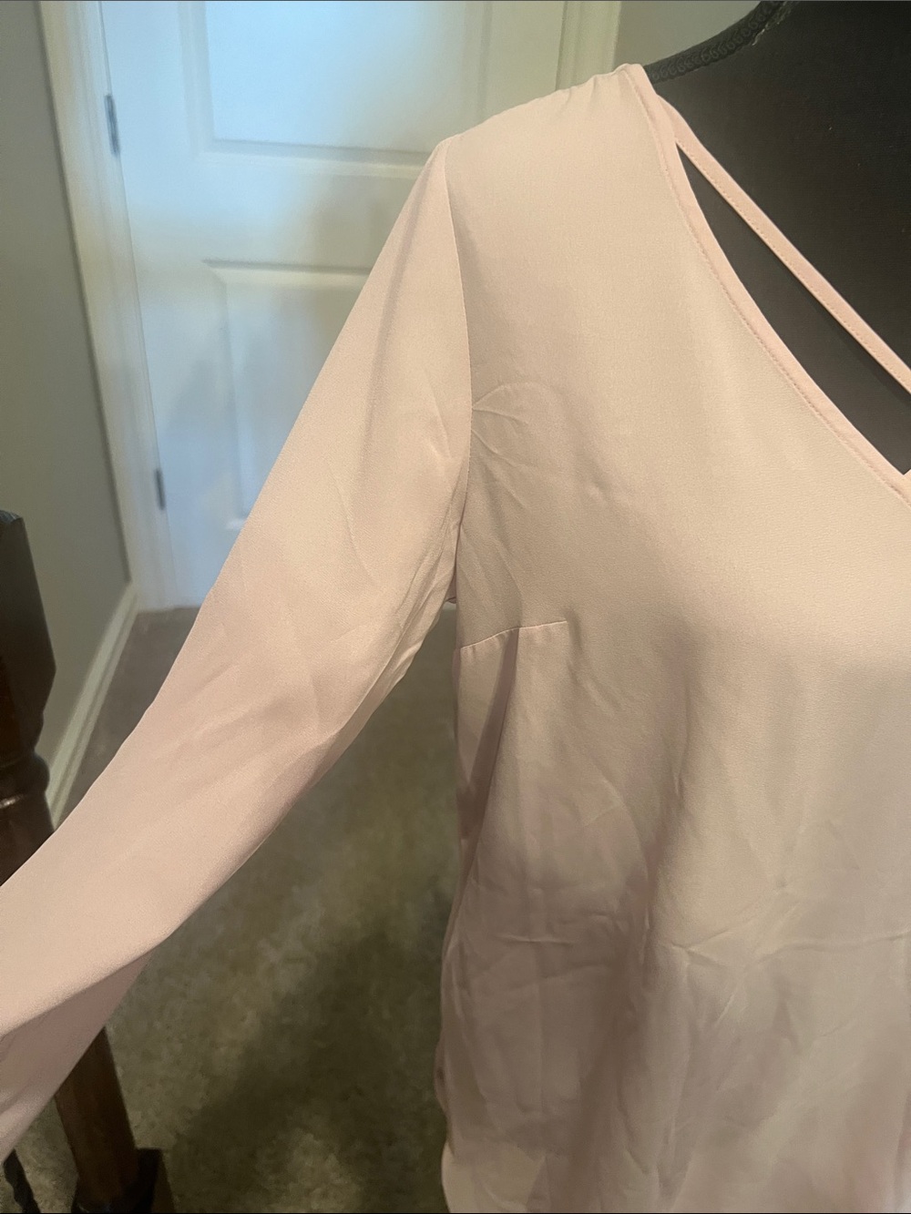 Express Blush Crisscross V-Neck Long Sleeve Blouse Size Medium - Picture 3 of 8